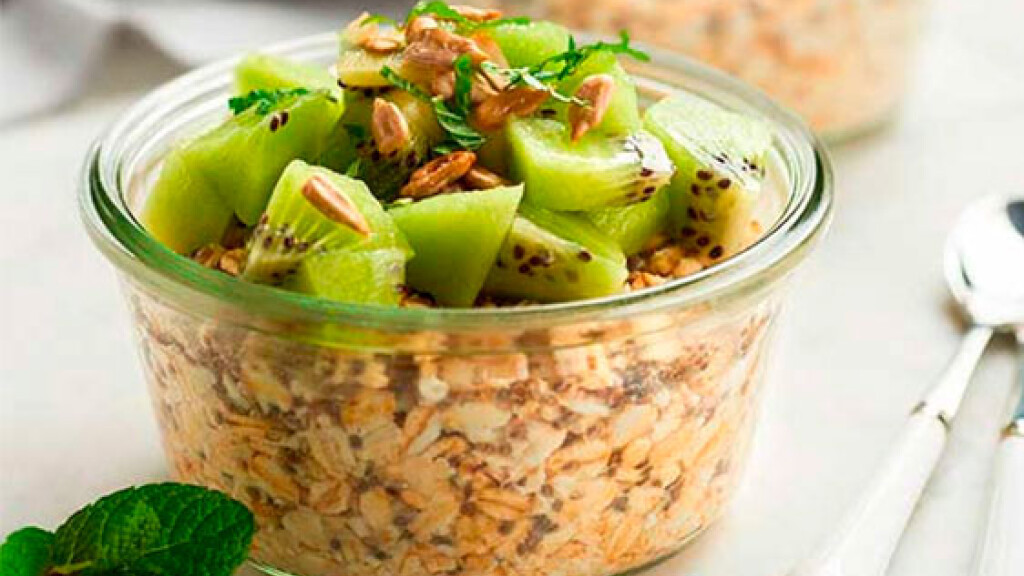 Bicchierino di muesli e Kiwi Zespri SunGold - Bicchierino di muesli e Kiwi Zespri SunGold