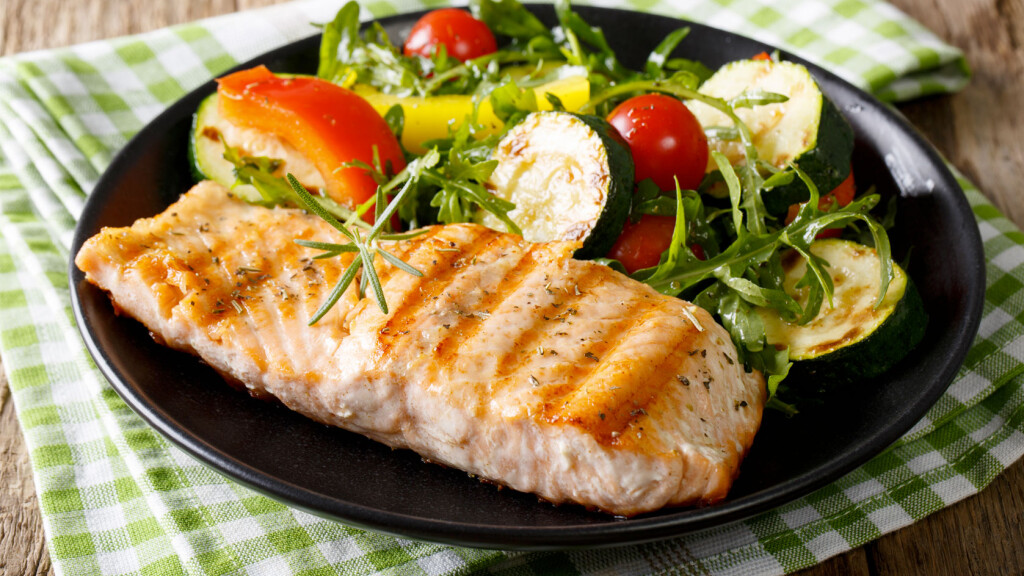 Salmone alla griglia con verdure - Salmone alla griglia