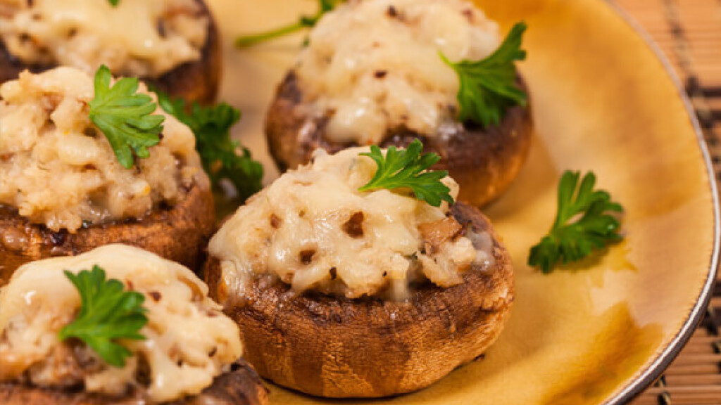 Funghi ripieni con salsicce - Funghi ripieni con salsicce