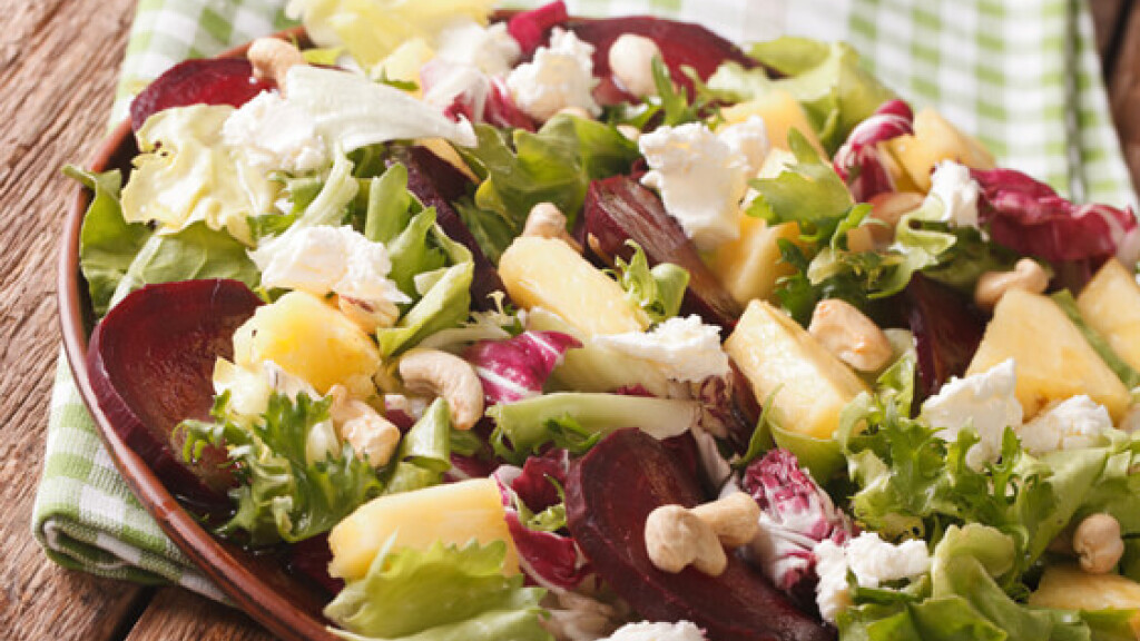 Insalata Ananas, Rapa rossa e formaggio - insalata