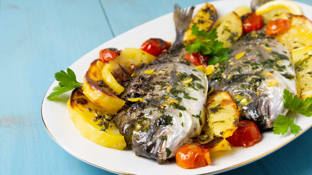 Orata al forno con patate - Orata al forno