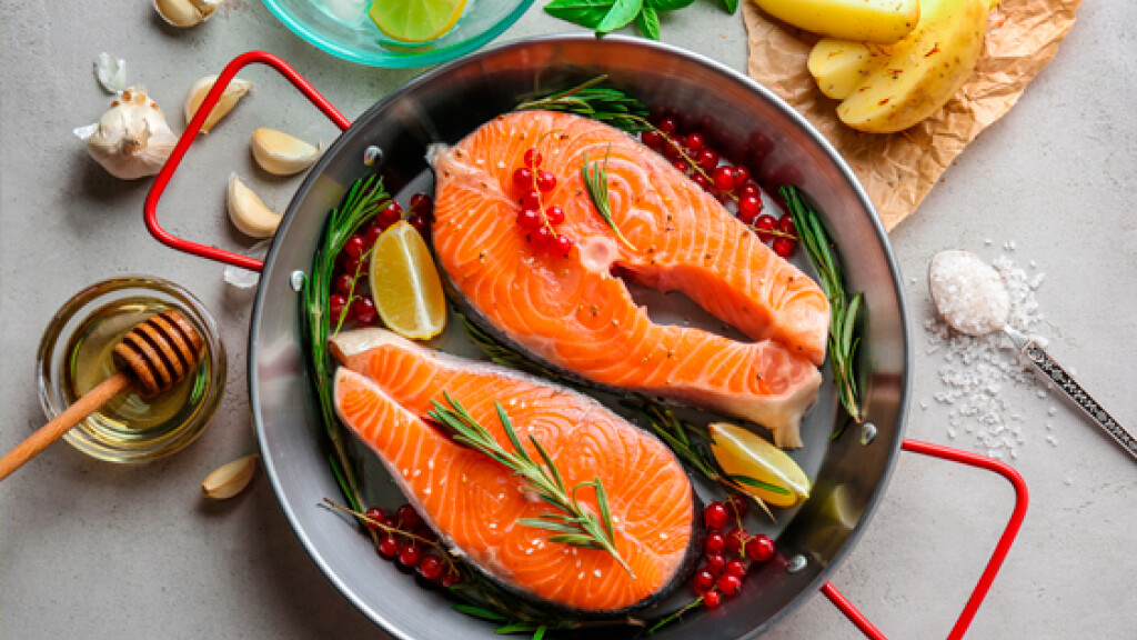 Tranci di salmone in salsa di ribes - Tranci di salmone in salsa di ribes