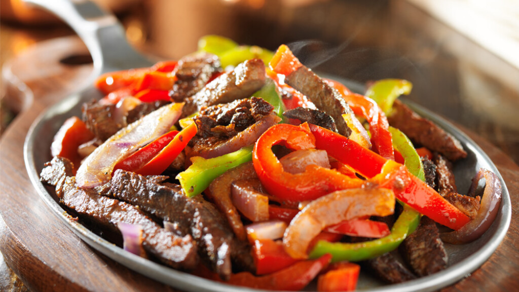Straccetti di bovino con peperoni e cipolla - straccetti-bovino-adulto-peperoni-cipolla