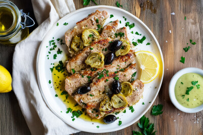 Vitello con carciofini, olive e senape - fettine-vitello-con-carciofini-olive-nere-crema-di-carciofi-senape