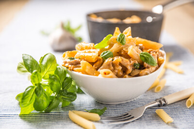 Pasta con pollo e funghi - pasta-pennette-pollo-funghi