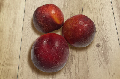 Nettarina Polpa Gialla - Courgette flowers