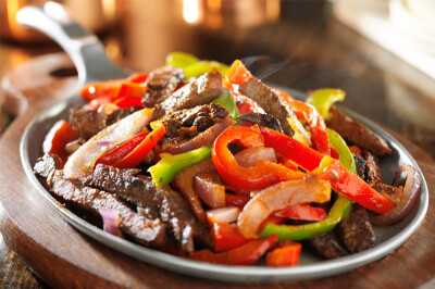 Straccetti di bovino con peperoni e cipolla - straccetti-bovino-adulto-peperoni-cipolla